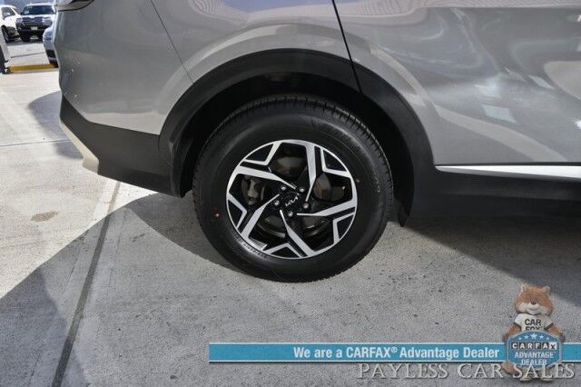2023 Kia Sportage LX / AWD / Heated Cloth Seats / Lane Departure & Forward Collision Alert / Apple Carplay & Android Auto / AUX & USB Input / Back Up Camera / Cruise Control / Aluminum Wheels / Keyless Entry / 1-Owner Anchorage AK