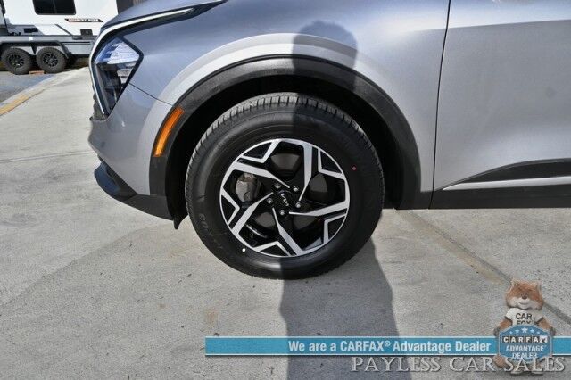 2023 Kia Sportage LX / AWD / Heated Cloth Seats / Lane Departure & Forward Collision Alert / Apple Carplay & Android Auto / AUX & USB Input / Back Up Camera / Cruise Control / Aluminum Wheels / Keyless Entry / 1-Owner Anchorage AK