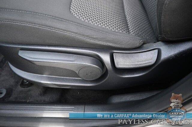 2023 Kia Sportage LX / AWD / Heated Cloth Seats / Lane Departure & Forward Collision Alert / Apple Carplay & Android Auto / AUX & USB Input / Back Up Camera / Cruise Control / Aluminum Wheels / Keyless Entry / 1-Owner Anchorage AK