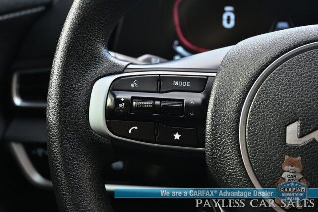 2023 Kia Sportage LX / AWD / Heated Cloth Seats / Lane Departure & Forward Collision Alert / Apple Carplay & Android Auto / AUX & USB Input / Back Up Camera / Cruise Control / Aluminum Wheels / Keyless Entry / 1-Owner Anchorage AK