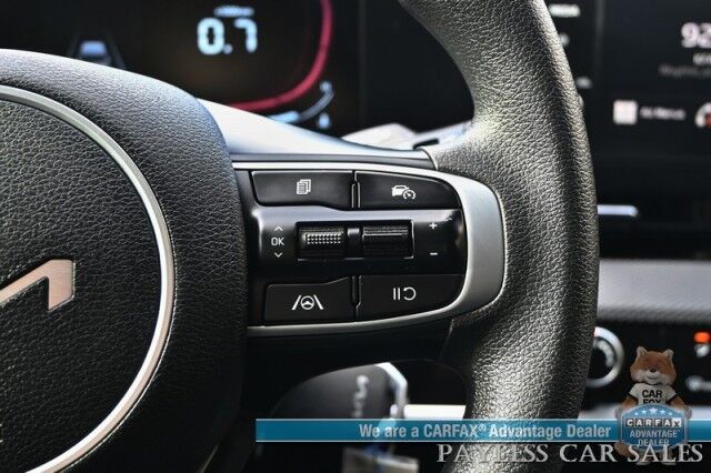 2023 Kia Sportage LX / AWD / Heated Cloth Seats / Lane Departure & Forward Collision Alert / Apple Carplay & Android Auto / AUX & USB Input / Back Up Camera / Cruise Control / Aluminum Wheels / Keyless Entry / 1-Owner Anchorage AK