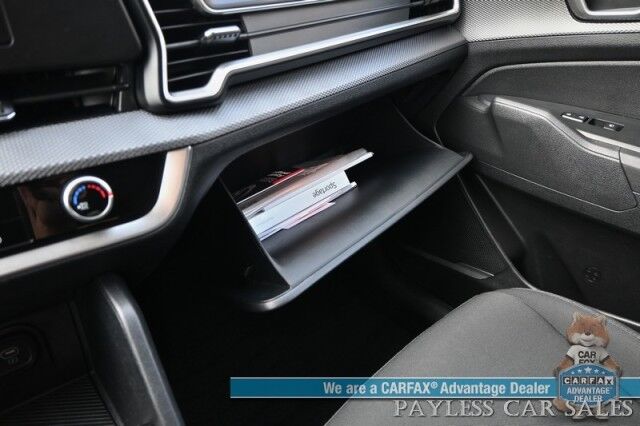 2023 Kia Sportage LX / AWD / Heated Premium Cloth Seats / Lane Departure & Forward Collision Alert / Apple CarPlay & Android Auto / USB Input / Back Up Camera / Cruise Control / Keyless Entry / 26 MPG / 1-Owner Anchorage AK