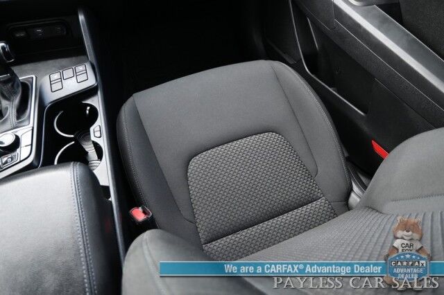 2023 Kia Sportage LX / AWD / Heated Premium Cloth Seats / Lane Departure & Forward Collision Alert / Apple CarPlay & Android Auto / USB Input / Back Up Camera / Cruise Control / Keyless Entry / 26 MPG / 1-Owner Anchorage AK