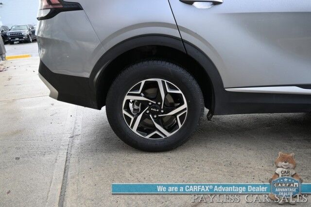 2023 Kia Sportage LX / AWD / Heated Premium Cloth Seats / Lane Departure & Forward Collision Alert / Apple CarPlay & Android Auto / USB Input / Back Up Camera / Cruise Control / Keyless Entry / 26 MPG / 1-Owner Anchorage AK