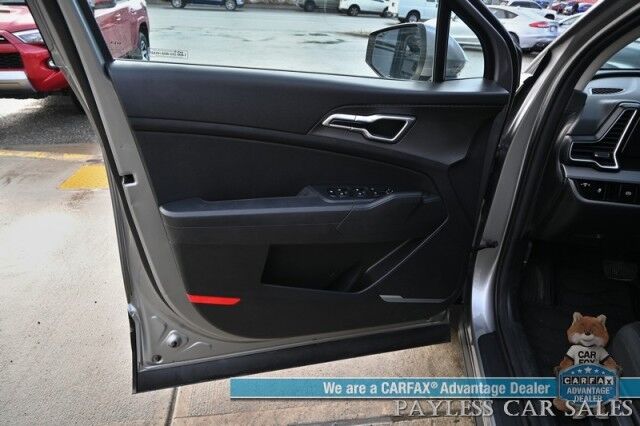 2023 Kia Sportage LX / AWD / Heated Premium Cloth Seats / Lane Departure & Forward Collision Alert / Apple CarPlay & Android Auto / USB Input / Back Up Camera / Cruise Control / Keyless Entry / 26 MPG / 1-Owner Anchorage AK