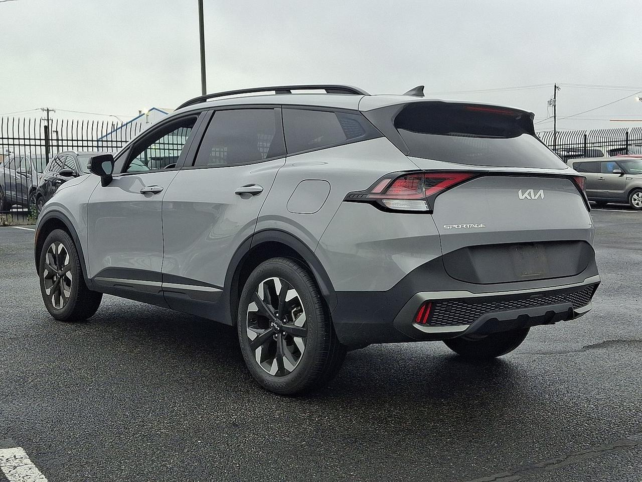 2023 Kia Sportage X-Line photo 2