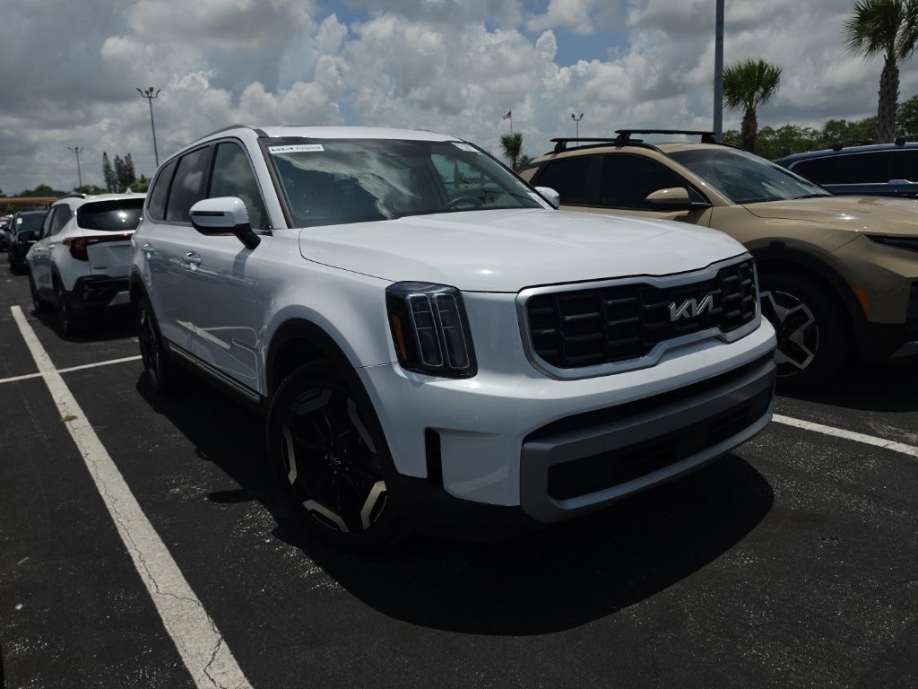 2023 Kia Telluride S