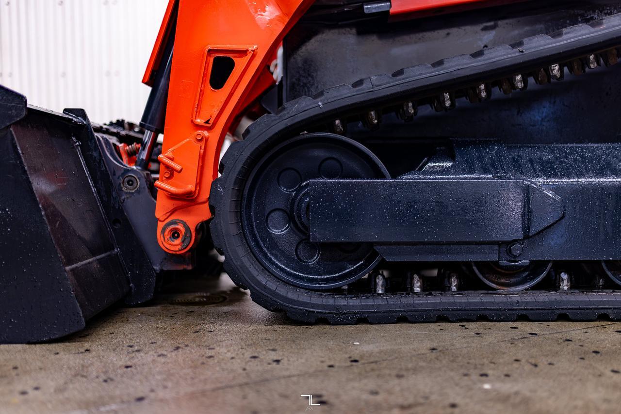 2023 Kubota SVL65-2 Track Skid Steer Loader Bucket Diesel Red Deer AB