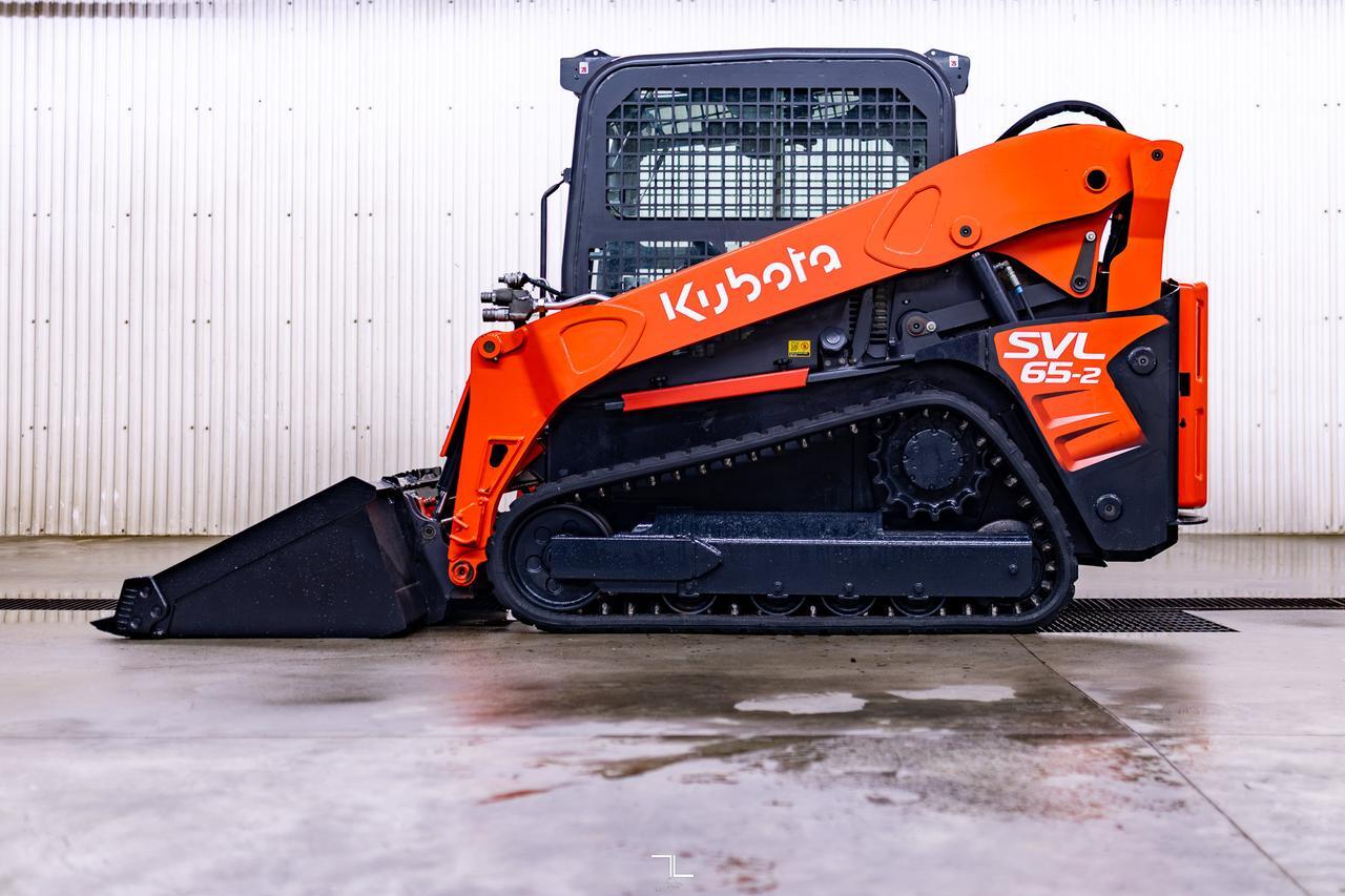 2023 Kubota SVL65-2 Track Skid Steer Loader Bucket Diesel Red Deer AB