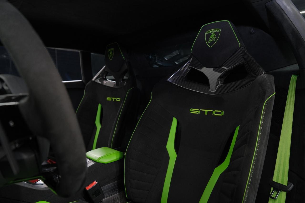 2023 LAMBORGHINI Huracan STO Miami FL
