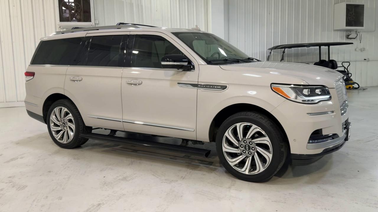 2023 LINCOLN Navigator Reserve