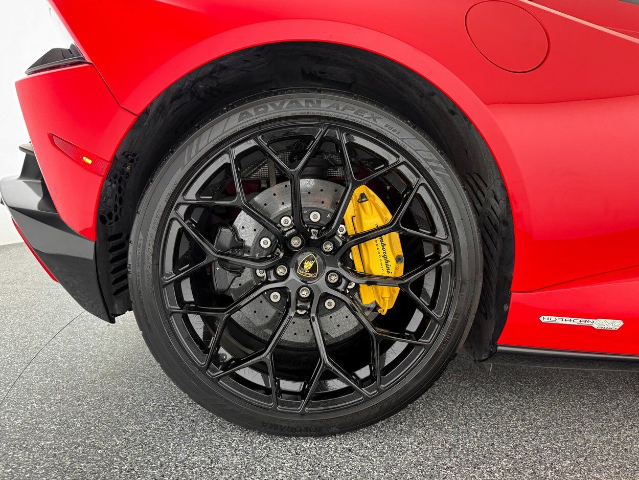 2023 Lamborghini Huracan EVO Spyder Bellevue WA