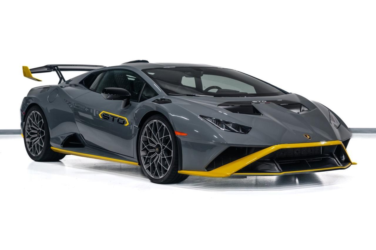 2023 Lamborghini Huracan STO