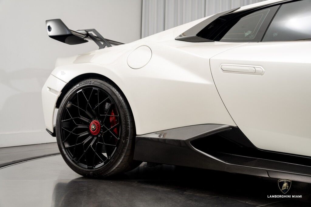 2023 Lamborghini Huracan STO