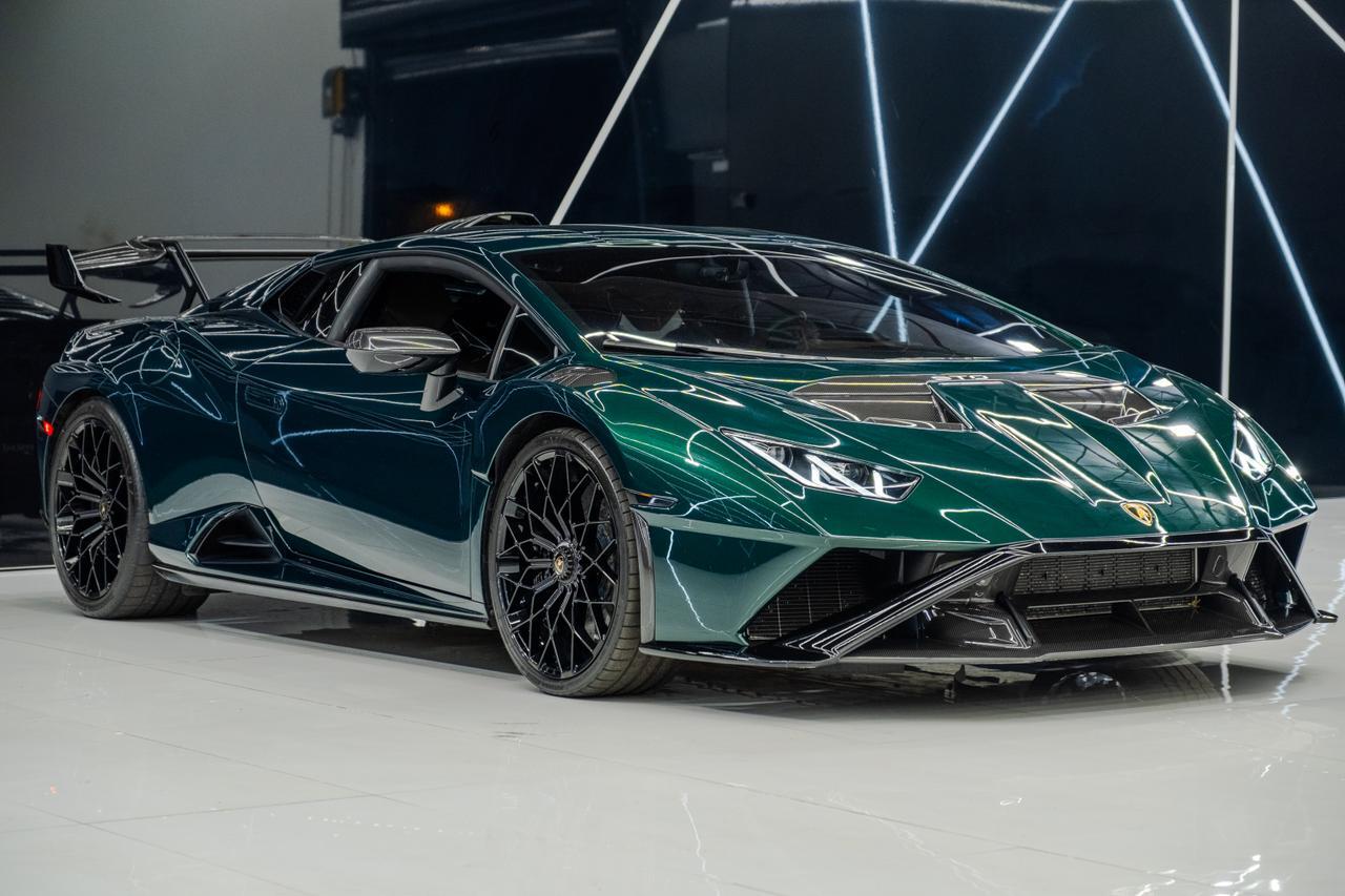 2023 Lamborghini Huracan STO Base