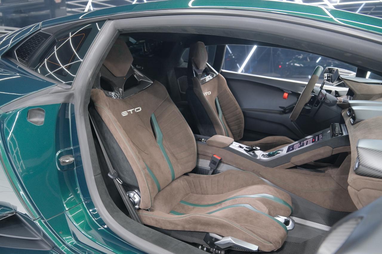 2023 Lamborghini Huracan STO Base Miami FL