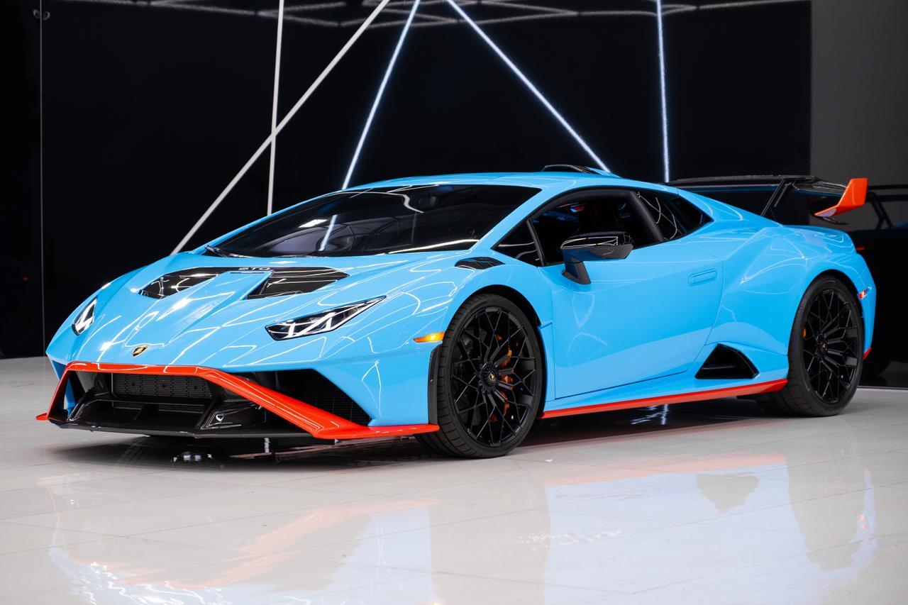 2023 Lamborghini Huracan STO