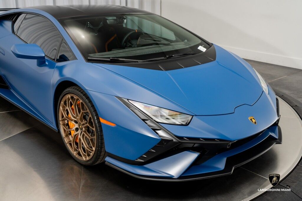 2023 Lamborghini Huracan Tecnica