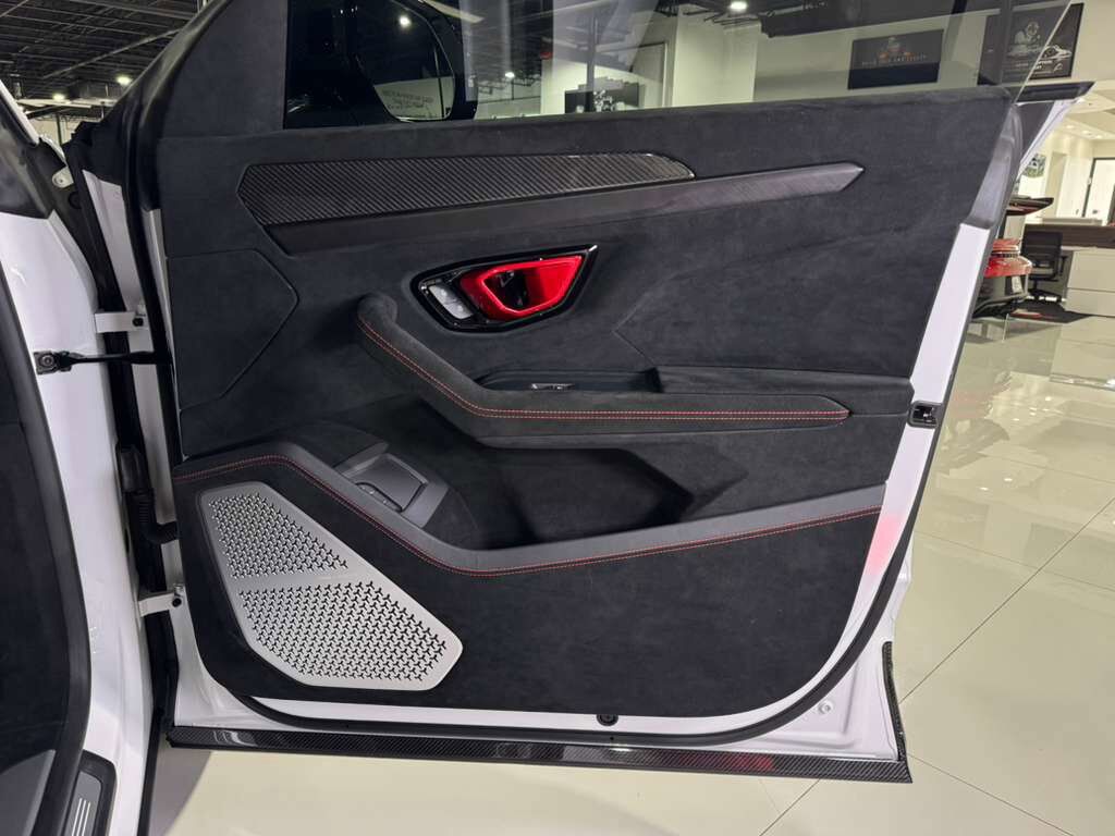 2023 Lamborghini Urus Performante Bianco Monocerus paint, Bang & Olufsen audio, carbon galore & MORE!! Fort Lauderdale FL