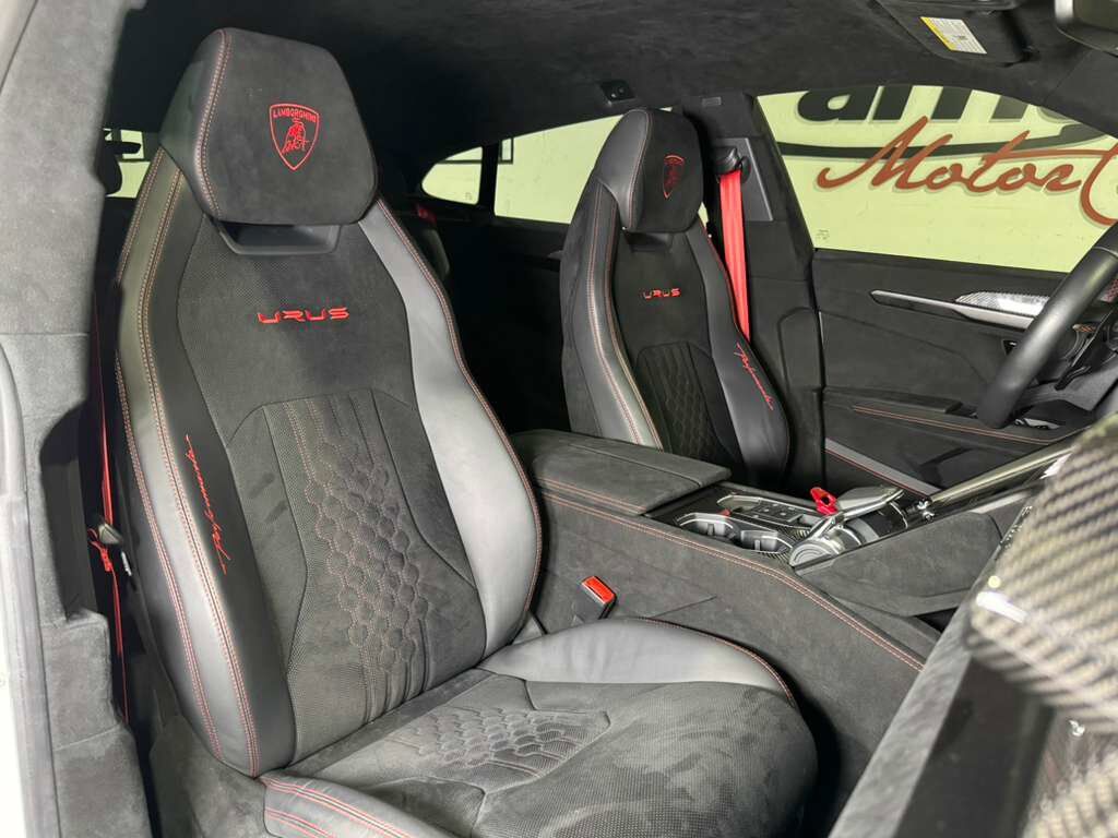 2023 Lamborghini Urus Performante Bianco Monocerus paint, Bang & Olufsen audio, carbon galore & MORE!! Fort Lauderdale FL