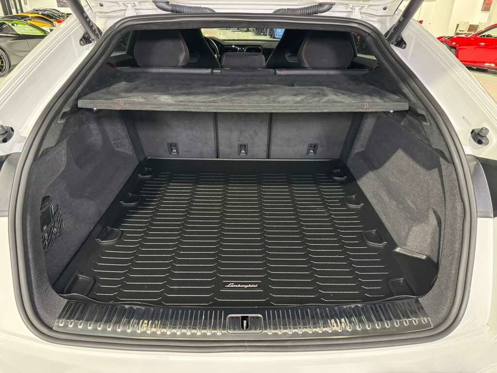 2023 Lamborghini Urus Performante Bianco Monocerus paint, Bang & Olufsen audio, carbon galore & MORE!! Fort Lauderdale FL