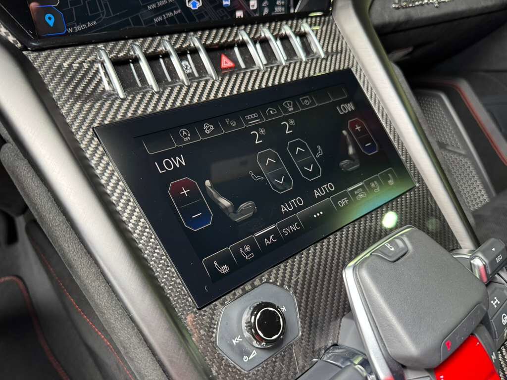 2023 Lamborghini Urus Performante Bianco Monocerus paint, Bang & Olufsen audio, carbon galore & MORE!! Fort Lauderdale FL