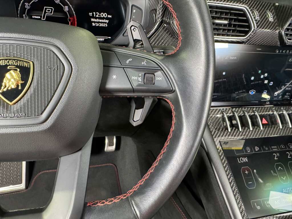 2023 Lamborghini Urus Performante Bianco Monocerus paint, Bang & Olufsen audio, carbon galore & MORE!! Fort Lauderdale FL