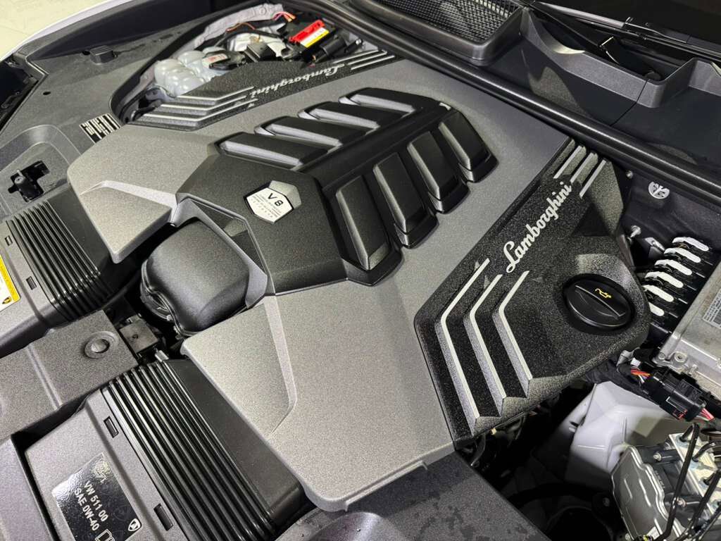 2023 Lamborghini Urus Performante Bianco Monocerus paint, Bang & Olufsen audio, carbon galore & MORE!! Fort Lauderdale FL