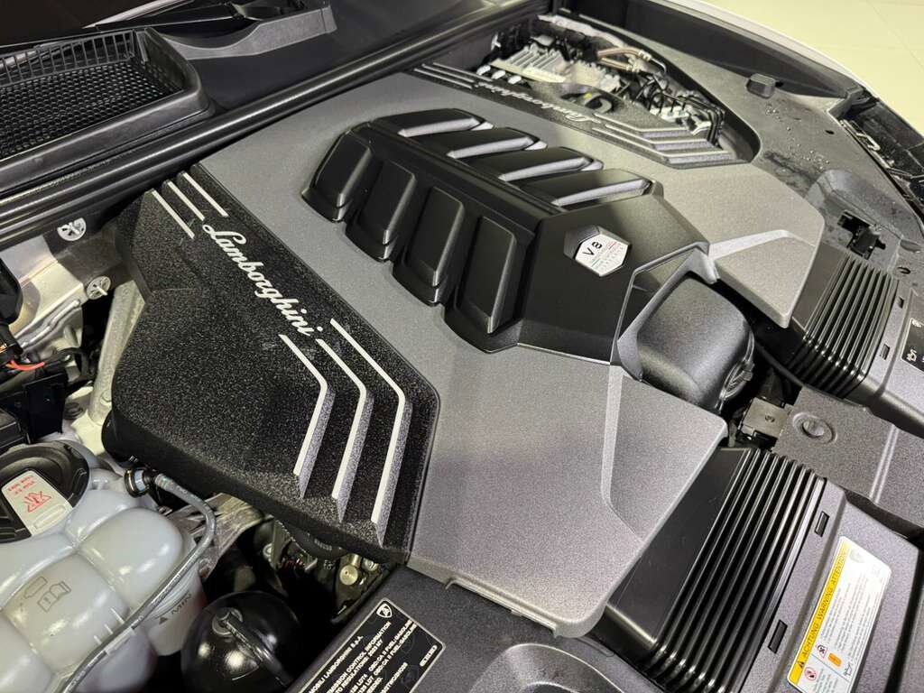 2023 Lamborghini Urus Performante Bianco Monocerus paint, Bang & Olufsen audio, carbon galore & MORE!! Fort Lauderdale FL