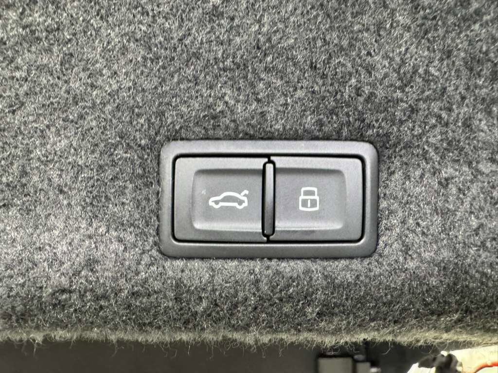 2023 Lamborghini Urus Performante Bianco Monocerus paint, Bang & Olufsen audio, carbon galore & MORE!! Fort Lauderdale FL