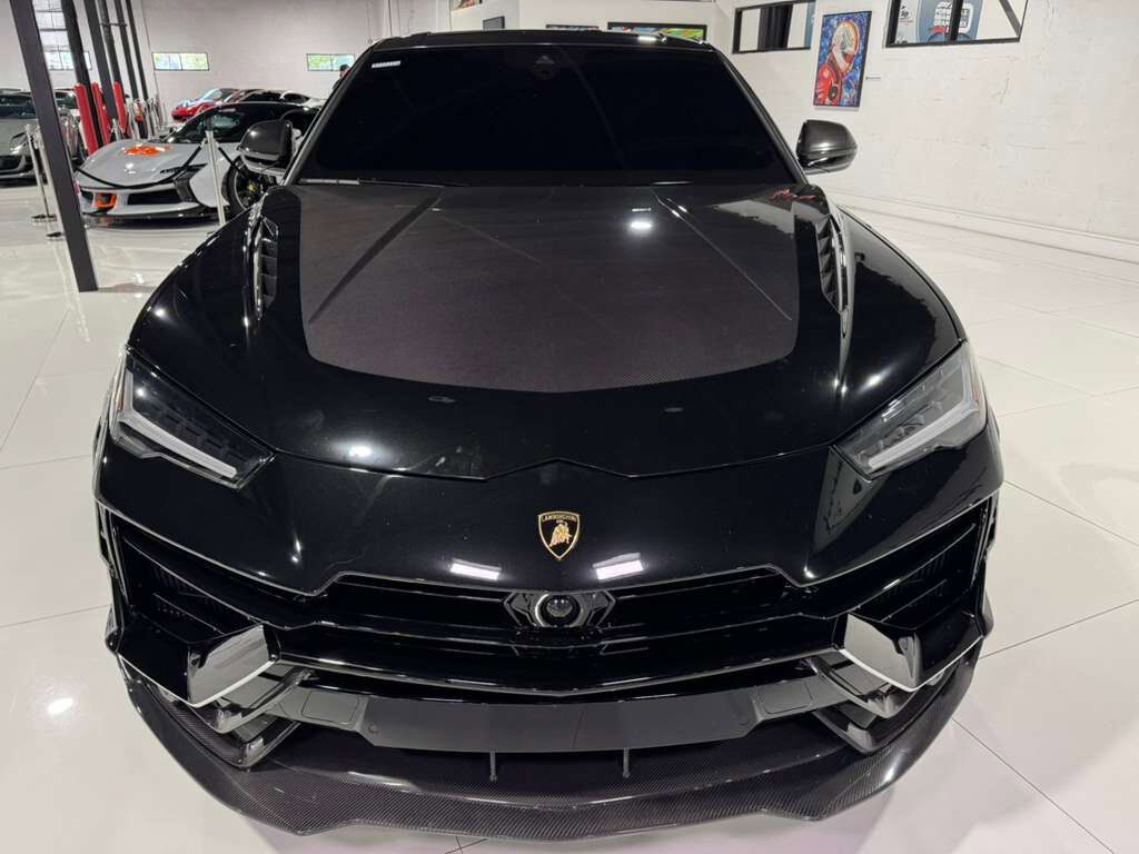 2023 Lamborghini Urus Performante