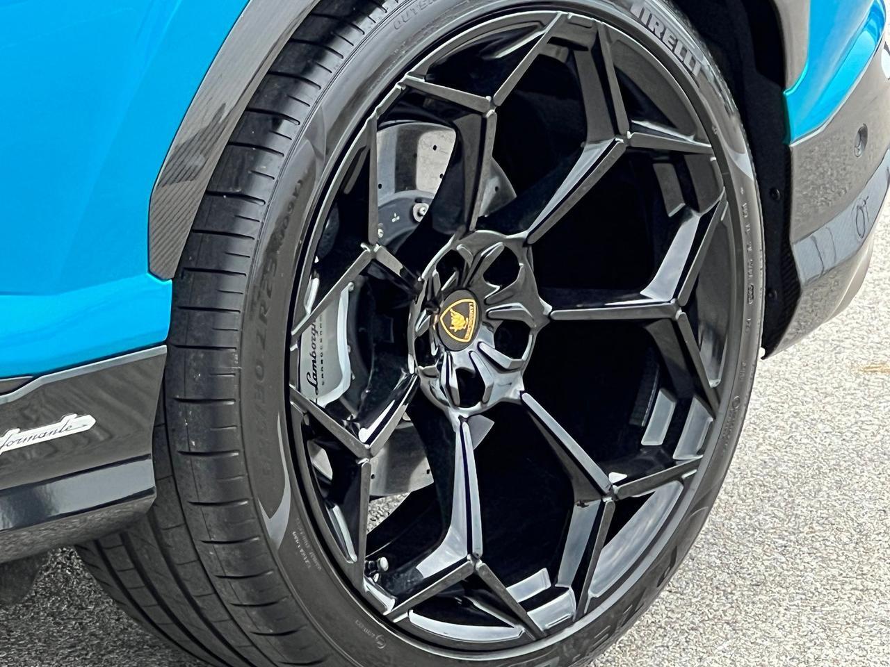 2023 Lamborghini Urus Performante - Photo 16