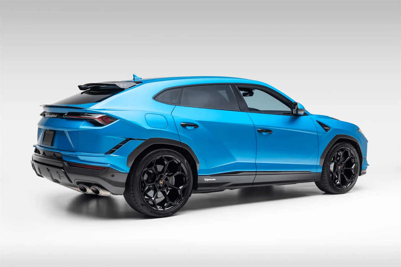 2023 Lamborghini Urus Performante