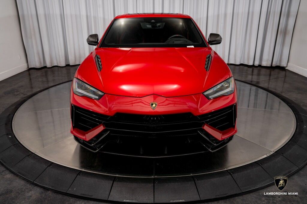 2023 Lamborghini Urus Performante