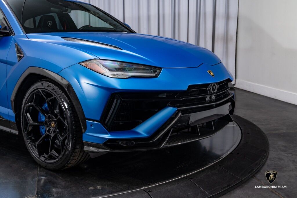2023 Lamborghini Urus Performante