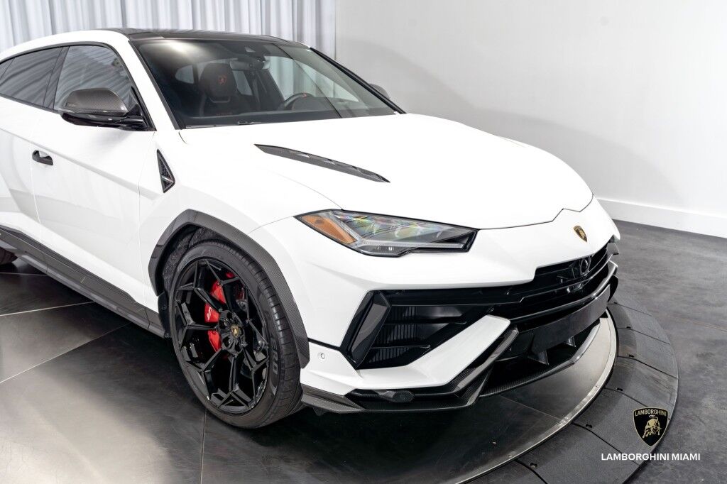 2023 Lamborghini Urus Performante