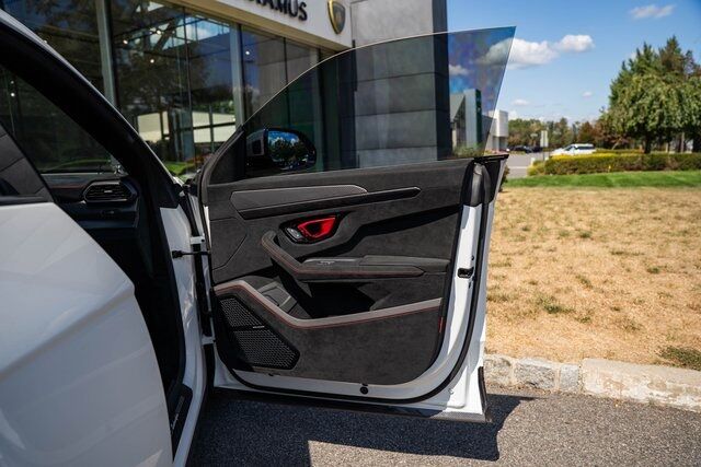 2023 Lamborghini Urus Performante Paramus NJ