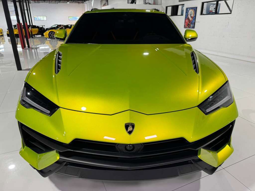 2023 Lamborghini Urus S