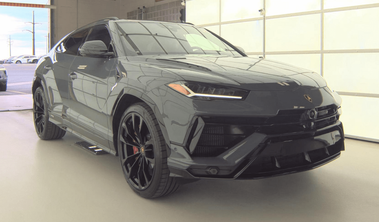 2023 Lamborghini Urus S