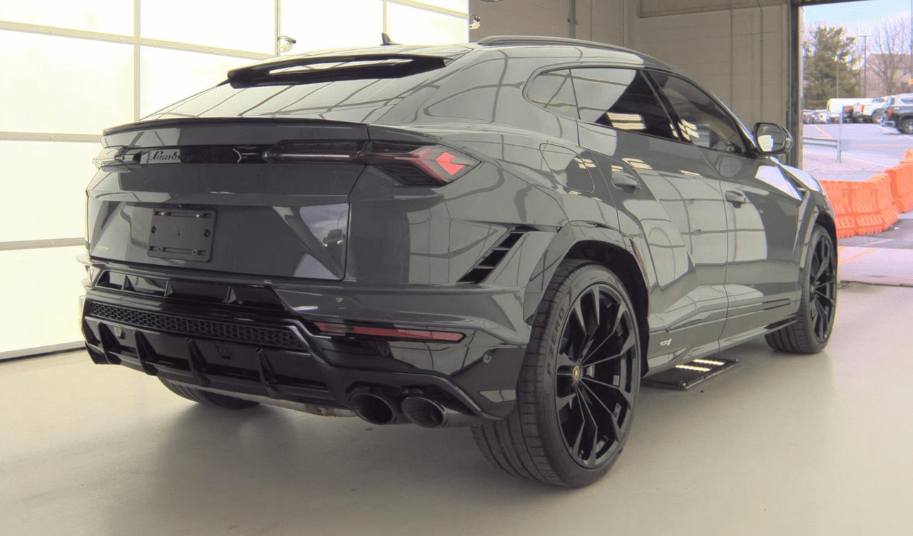 2023 Lamborghini Urus S