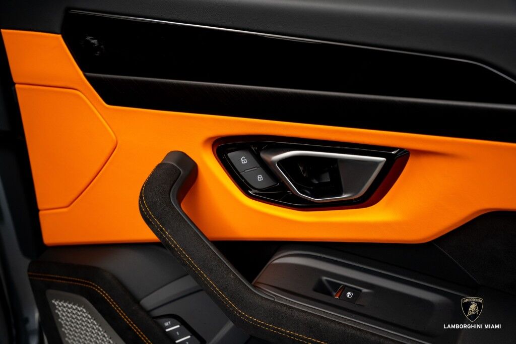 2023 Lamborghini Urus S North Miami Beach FL