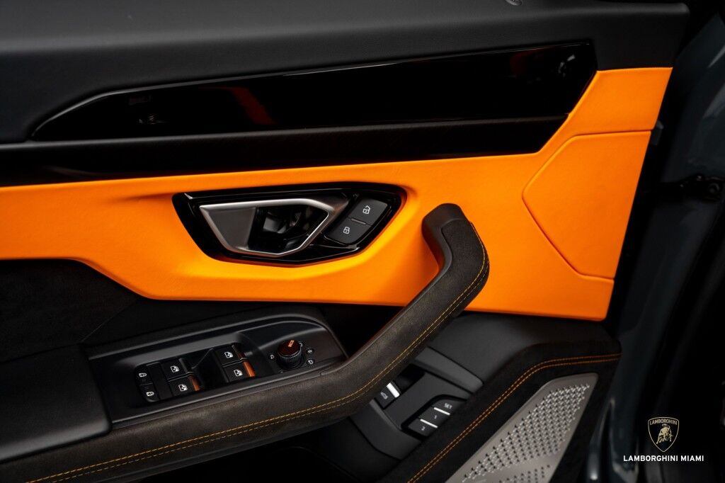 2023 Lamborghini Urus S North Miami Beach FL