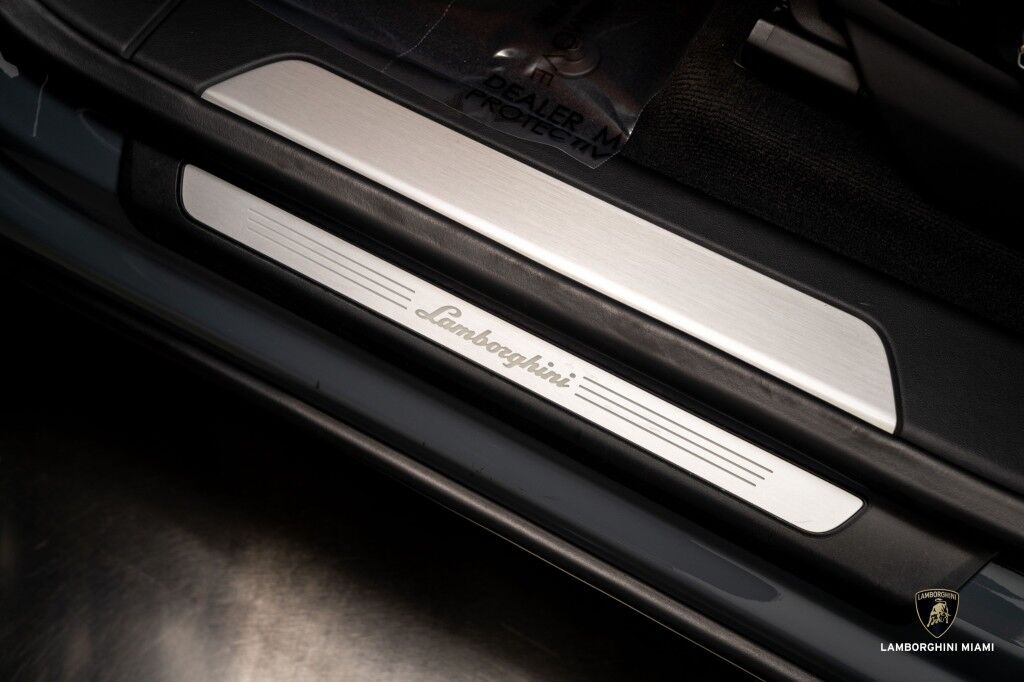 2023 Lamborghini Urus S North Miami Beach FL