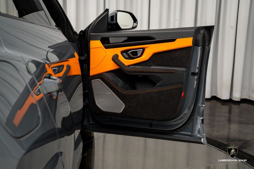 2023 Lamborghini Urus S North Miami Beach FL