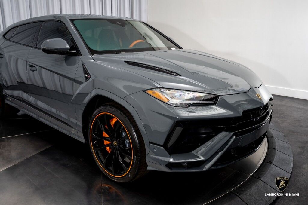 2023 Lamborghini Urus S