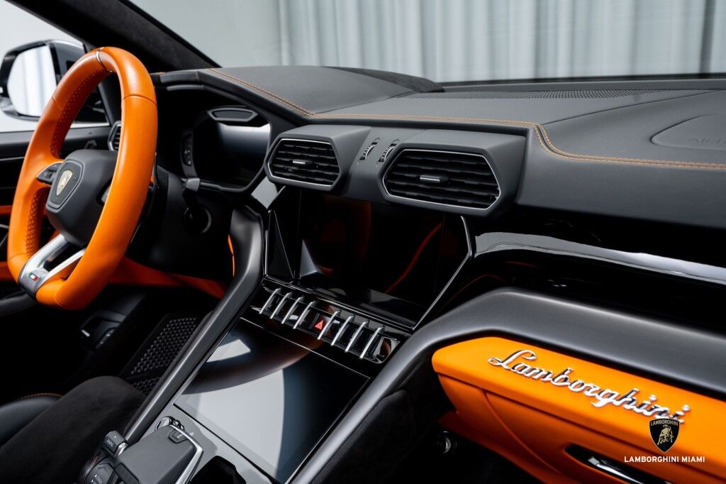 2023 Lamborghini Urus S North Miami Beach FL