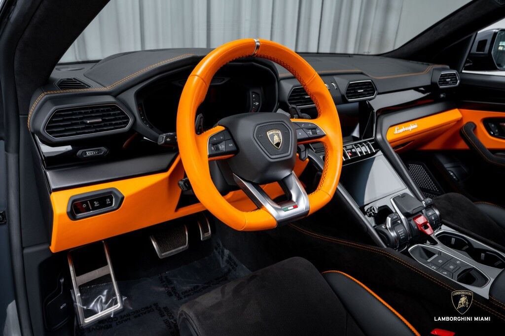 2023 Lamborghini Urus S North Miami Beach FL