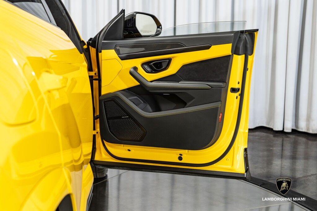 2023 Lamborghini Urus S North Miami Beach FL