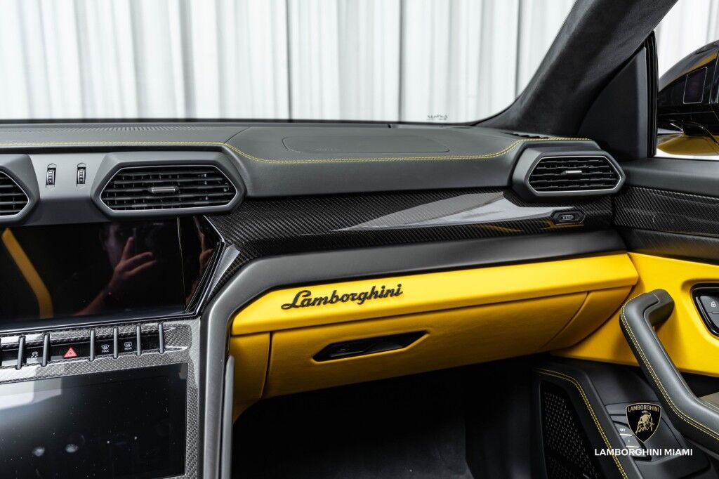 2023 Lamborghini Urus S North Miami Beach FL