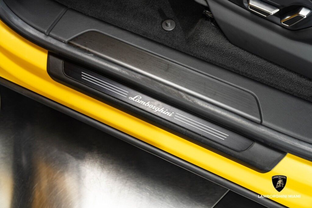 2023 Lamborghini Urus S North Miami Beach FL